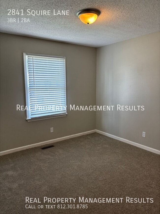Building Photo - 2841 Squire Ln