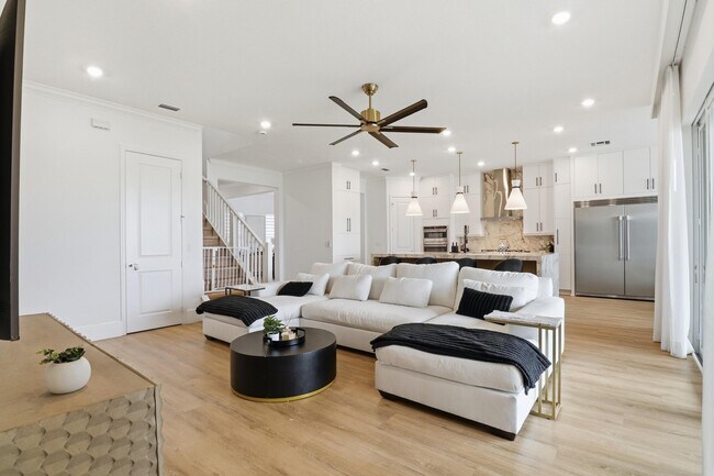 Building Photo - 655 Hookline Cir