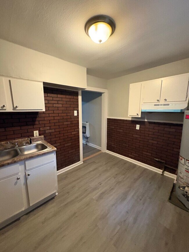 Building Photo - Charming 1 Bed / 1 Bath Duplex in Memphis – Convenient & Affordable Living