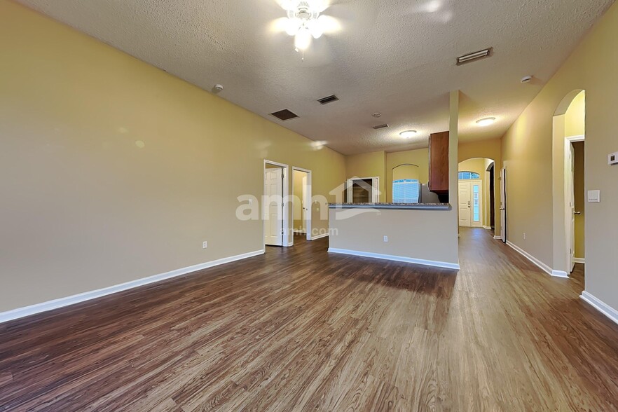 Building Photo - 7093 Rapid River Dr W