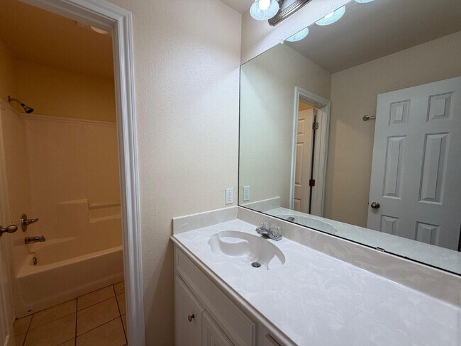 Building Photo - 9910 Weatherford Ave