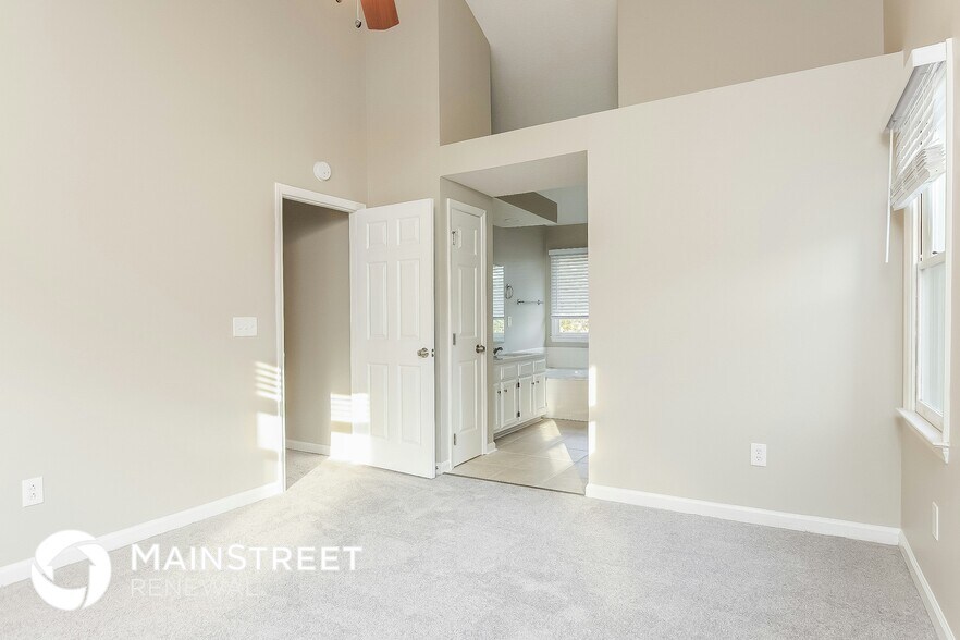 Building Photo - 828 Penncross Dr
