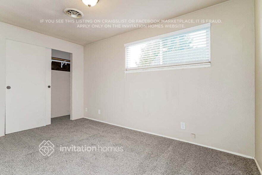 Building Photo - 2735 Locust Ave W