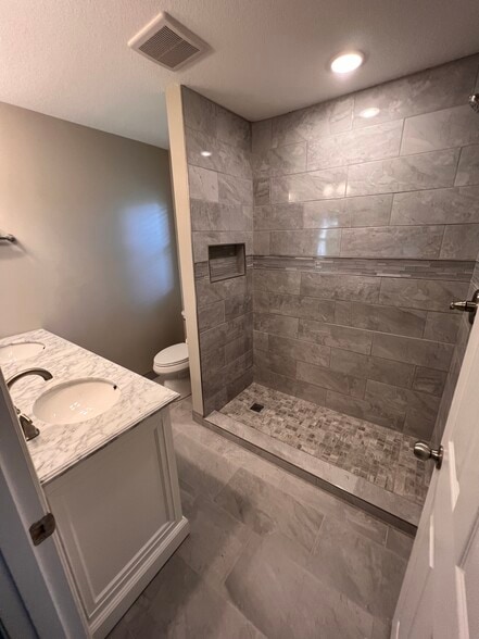 Upstairs bathroom - 1907 Princeton Ave