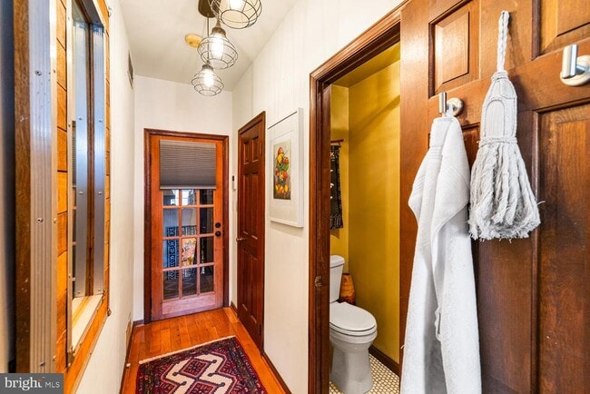 Building Photo - 516 S 3rd St