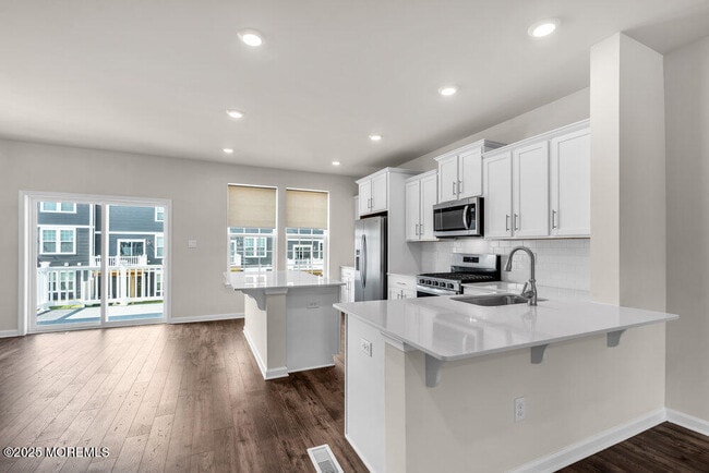 Building Photo - 8 Rothbury Ct