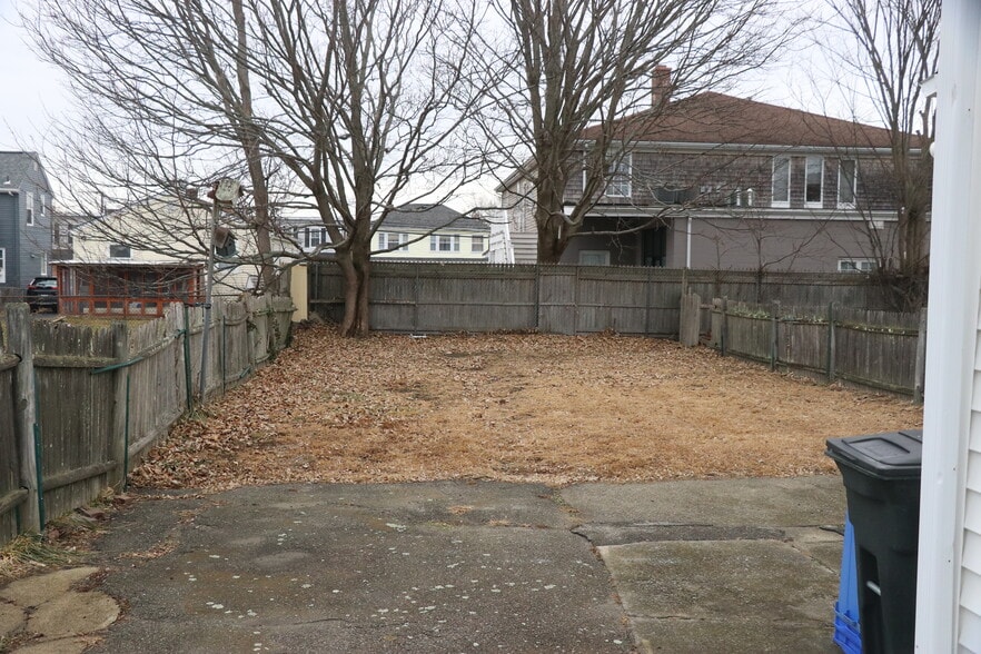 Rear Patio & Yard - 43 Congregational St