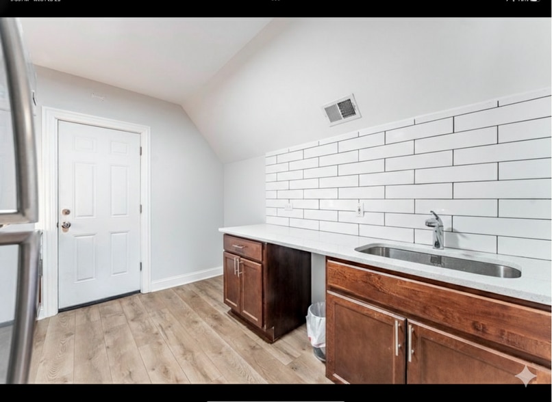 Building Photo - 6337 W Patterson Ave