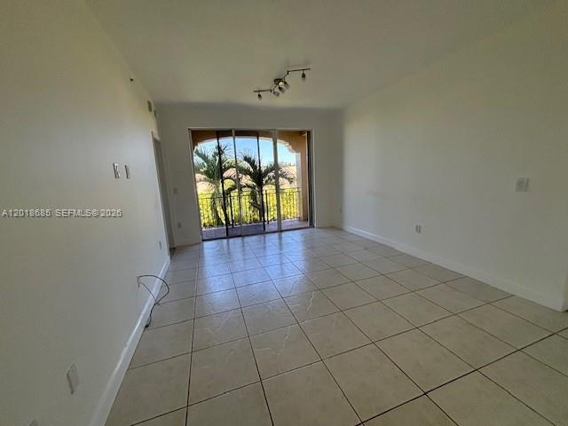 Building Photo - 6440 NW 114th Ave