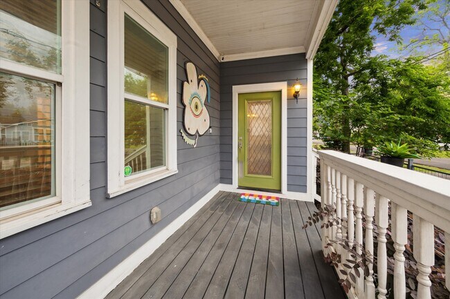 Building Photo - 1111 Adele St