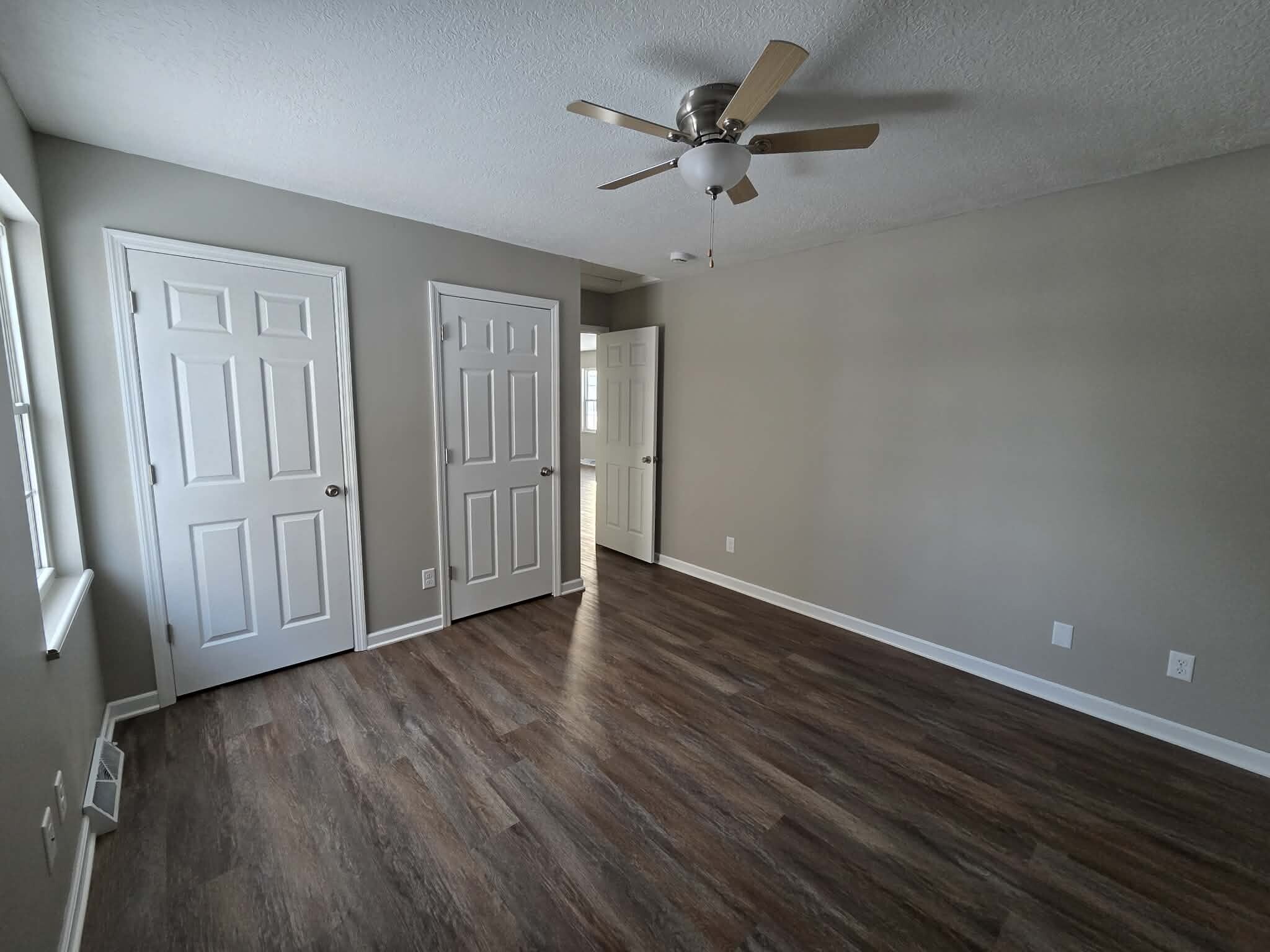 Building Photo - 1674 Ridgeview Ct