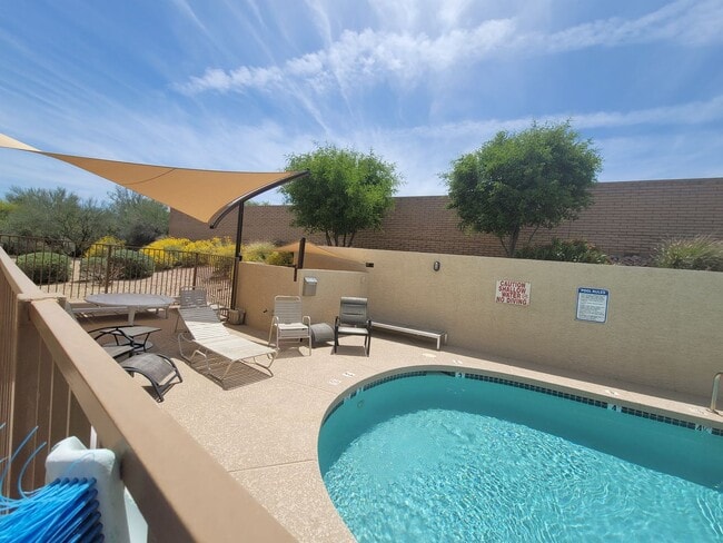 Building Photo - ucarrow107