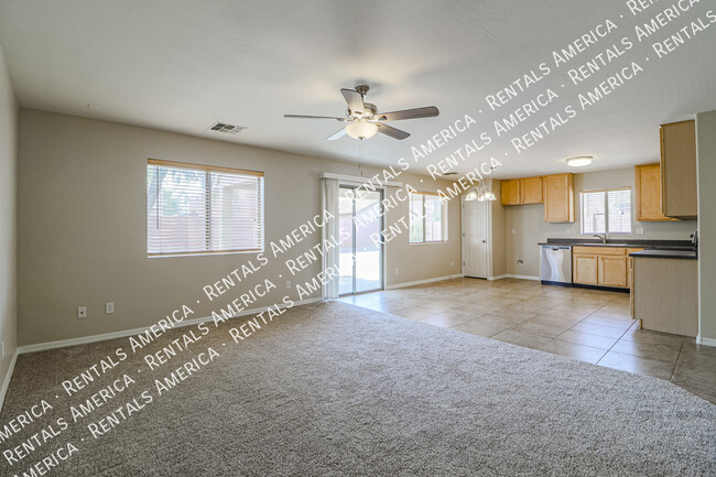 Building Photo - $500 off the 1st full month's rent with a ...