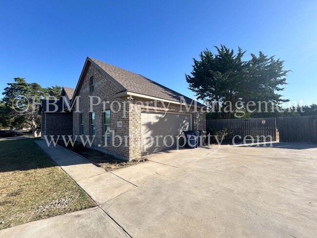 Building Photo - 1904 Uhl Rd