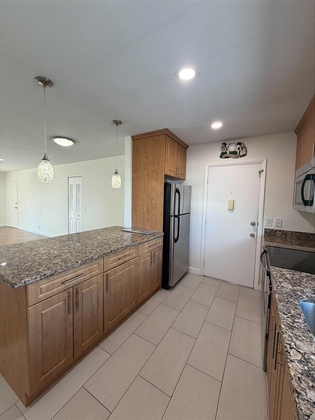 Building Photo - 2017 S Seacrest Blvd