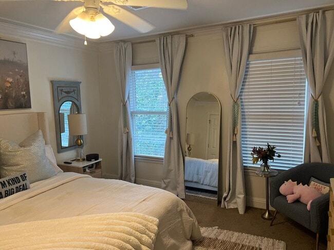 Building Photo - 6 Bedroom Pierce Ave