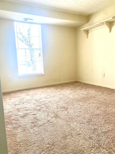 Building Photo - 611 Himes Ave