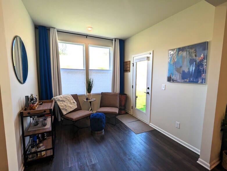 Building Photo - 4709 Broomfield Way