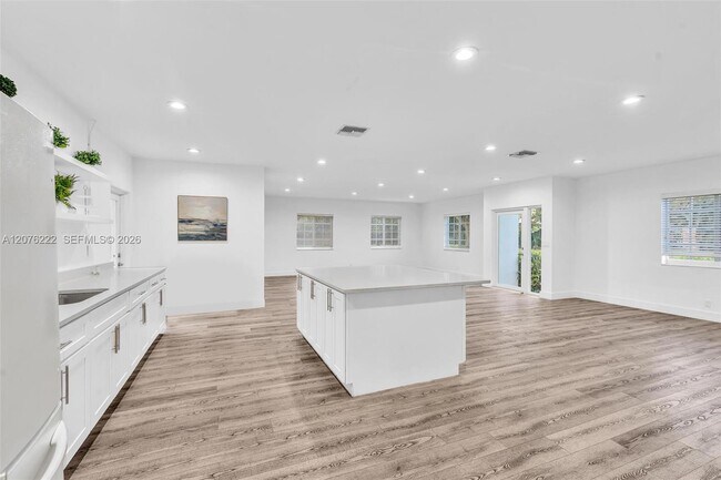 Building Photo - 101 SW 75th Ave