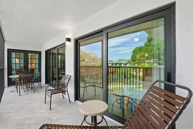 Building Photo - 600 Neapolitan Way