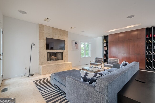 Building Photo - 2269 Briarwood Hills Dr NE