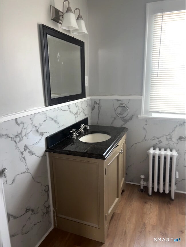 Building Photo - 624 Bishop Ave