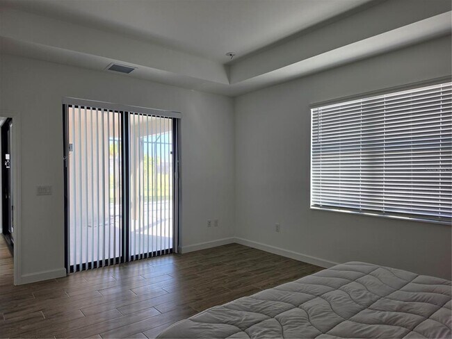 Building Photo - 18334 Ridgeline Dr