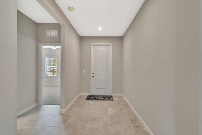 Building Photo - 12639 SW Forli Wy