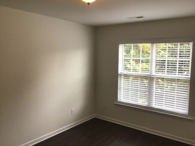 Building Photo - 6682 Knob Hill Ct
