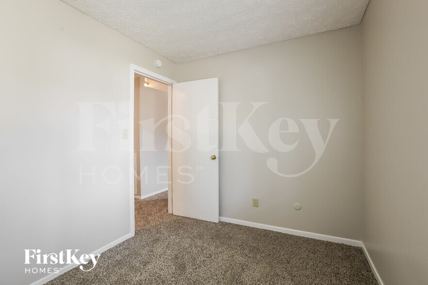 Building Photo - 5607 Northport Dr