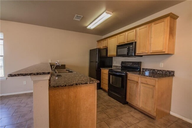 Building Photo - 3402 SW Morningstar Rd