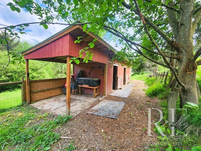 Building Photo - Forest-Edged Retreat with Pasture Access –...