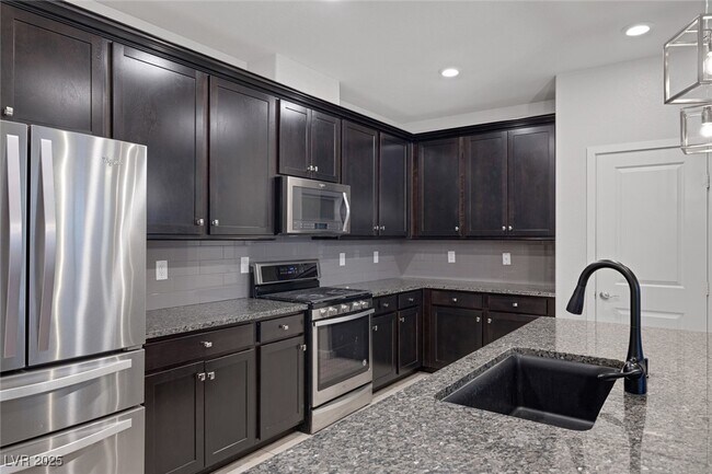 Building Photo - 9220 Ellington Hill Ln