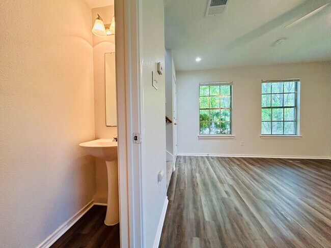 Building Photo - 8508 Apple Carrie Cove