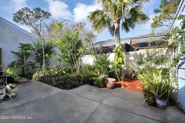 Building Photo - 2437 Burgundy Ct