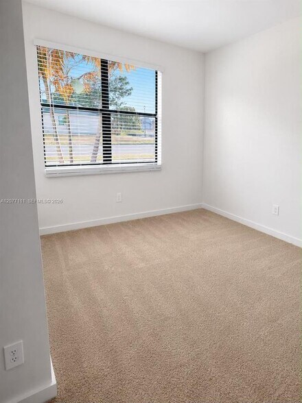 Building Photo - 8740 SW Kanner Oaks Dr