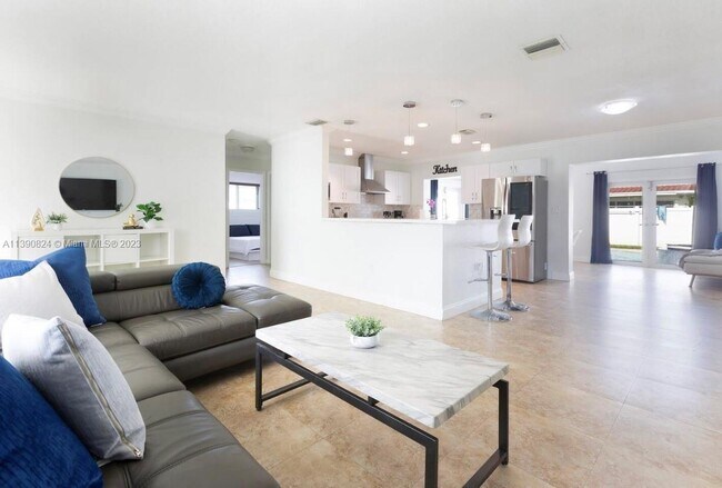 Building Photo - 5261 SW 88th Terrace