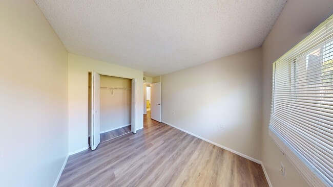 Building Photo - 2BD/1BA Condo Available Now!  **First Floo...