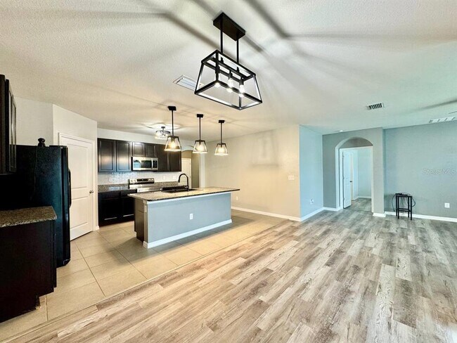 Building Photo - 10626 Park Meadowbrooke Dr