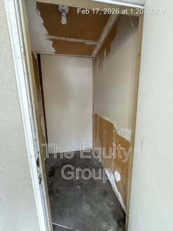 Building Photo - 624 N Garden St