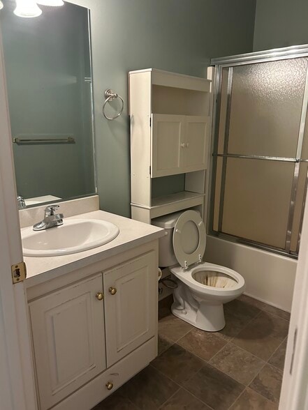 Building Photo - 102 S William St