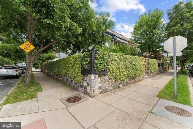 Building Photo - 2339 3rd St NE