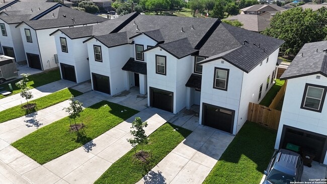 Building Photo - 8410 V. Verona