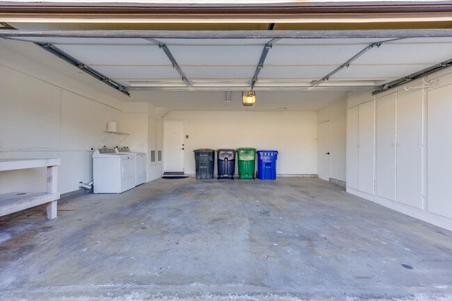 Building Photo - 243 Flame Tree Pl