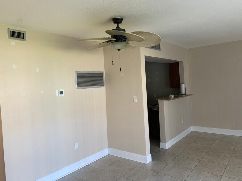 Building Photo - 250 N Banana River Dr