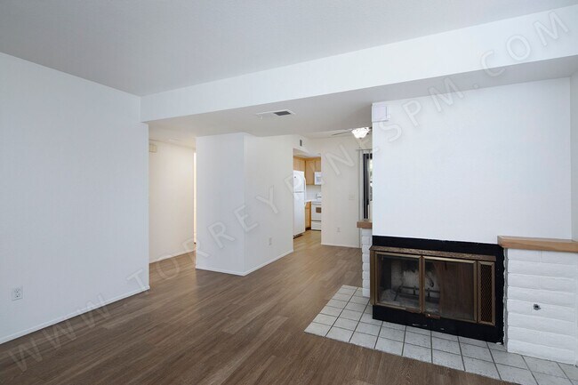 Building Photo - OPEN HOUSE: 10/25 3-4PM ~ 3BR/2.5BA PB Tow...