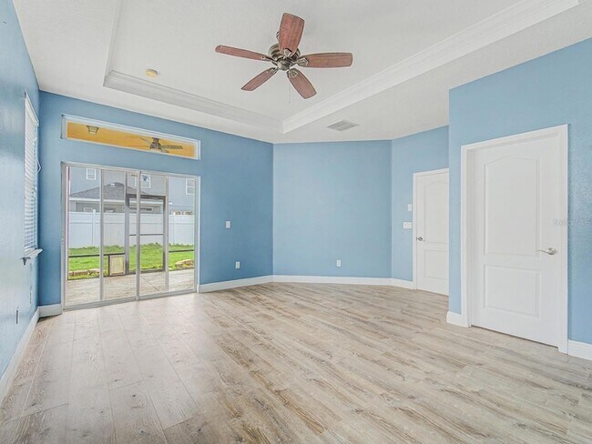 Building Photo - 7800 Stoney Hill Dr