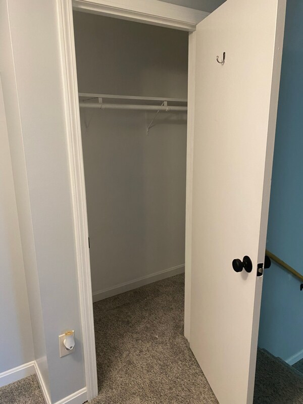 Building Photo - 105 Elmwood Dr