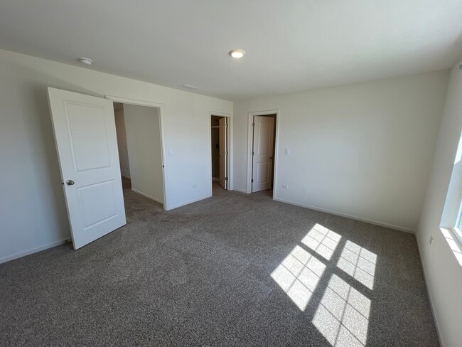 Building Photo - 7615 Violet Ln
