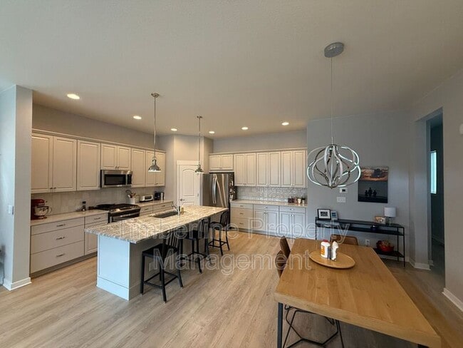 Building Photo - 2211 W 166th Ave